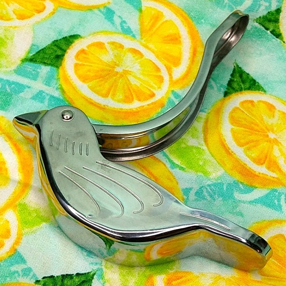 Other - Whimsical Bird Metal Lemon Lime wedge Squeezer kitchen bar gadget juicer